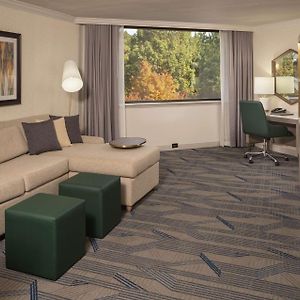 King Alcove Suite